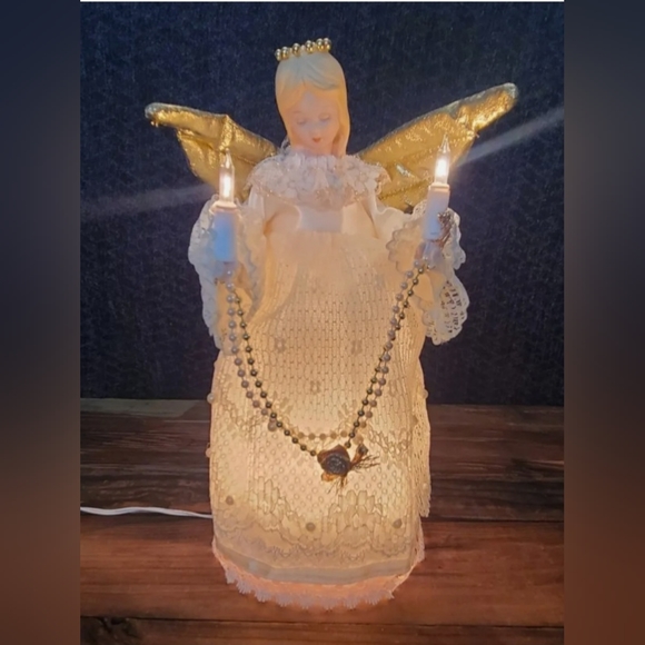 VINTAGE LIGHTED PORCELAIN ANGEL TREE TOPPER IN ORIGINAL BOX - Picture 2 of 8